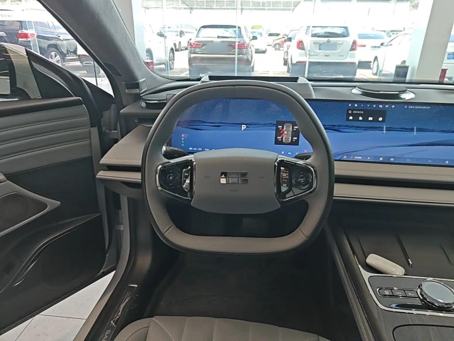Geely Galaxy E8 2025 700 km Long-Range Intelligent Driving Version — миниатюра 13