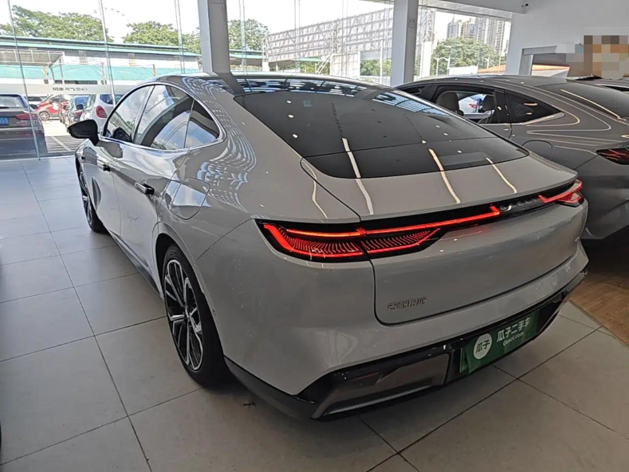 Geely Galaxy E8 2025 700 km Long-Range Intelligent Driving Version — миниатюра 4