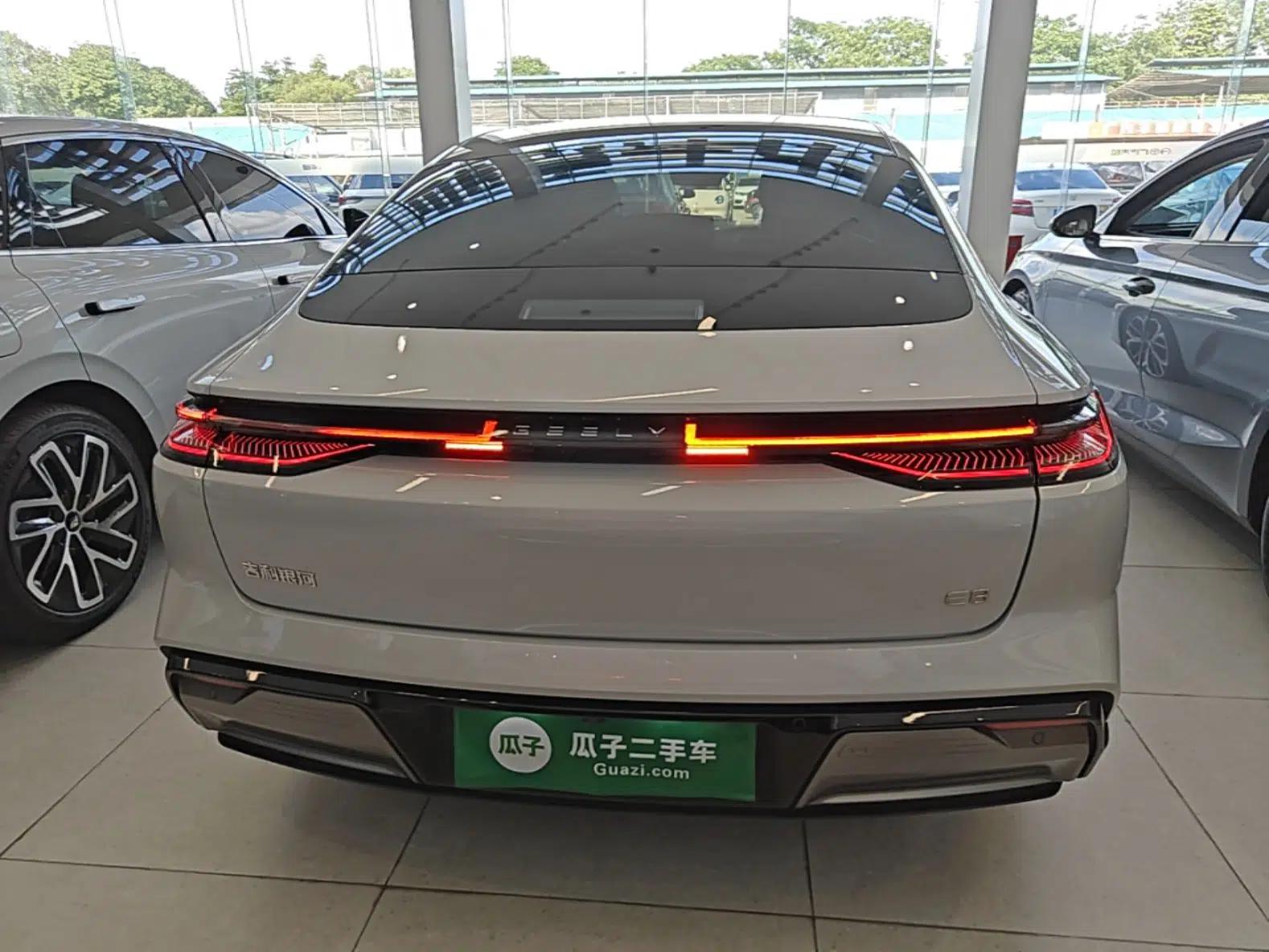 Geely Galaxy E8 2025 700 km Long-Range Intelligent Driving Version — миниатюра 5
