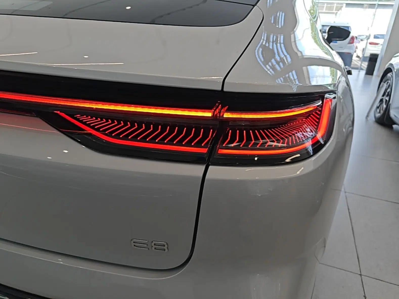Geely Galaxy E8 2025 700 km Long-Range Intelligent Driving Version — миниатюра 9