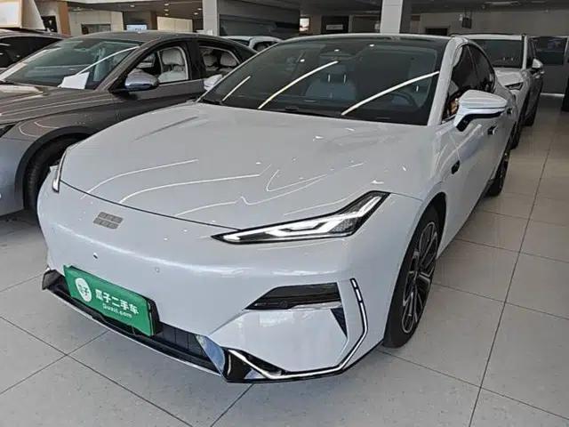 Geely Galaxy E8 2025 700 km Long-Range Intelligent Driving Version