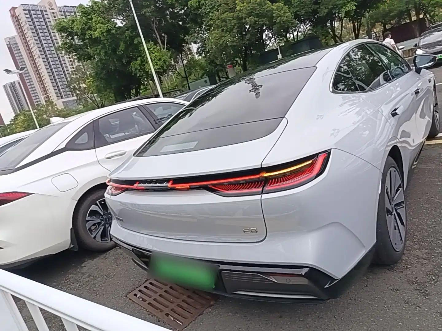 Geely Galaxy E8 2024 665 km Range Rear-Drive Starship Long-Range Version — миниатюра 5