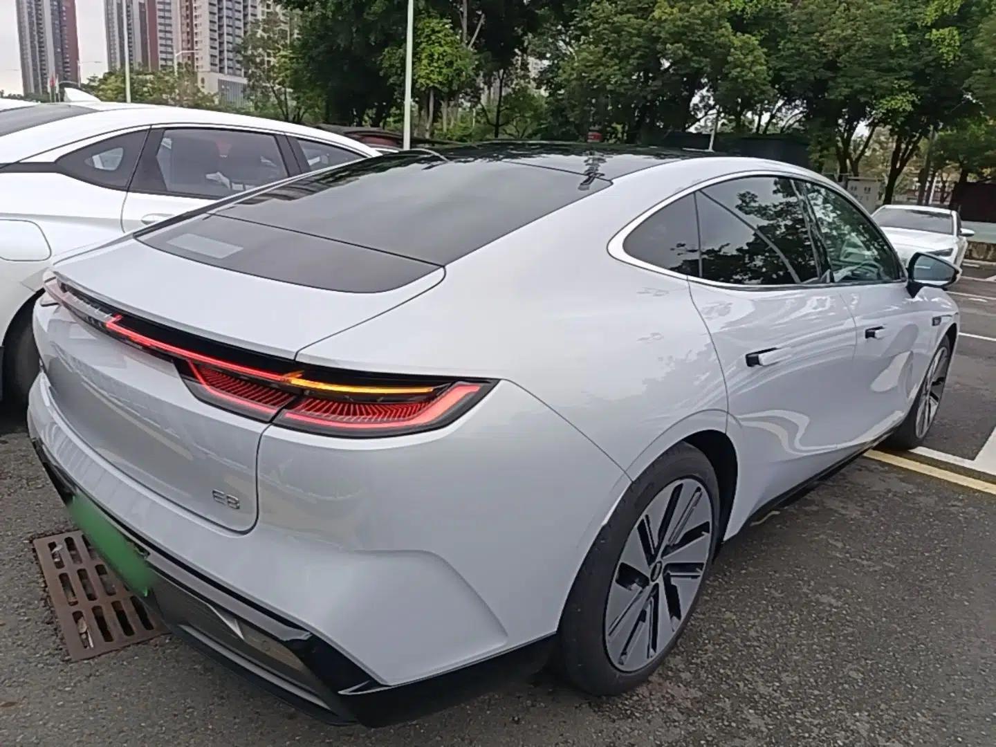 Geely Galaxy E8 2024 665 km Range Rear-Drive Starship Long-Range Version — миниатюра 6