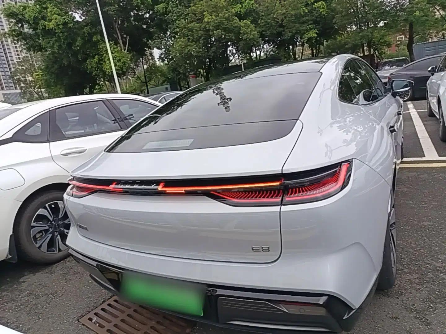 Geely Galaxy E8 2024 665 km Range Rear-Drive Starship Long-Range Version — миниатюра 9