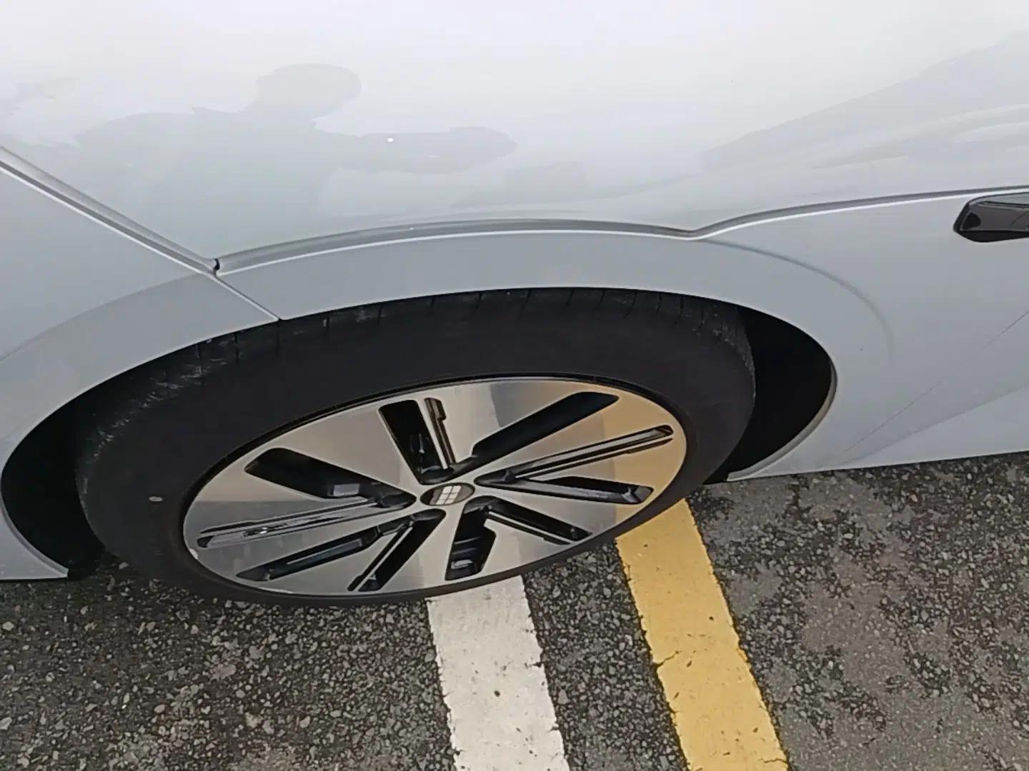 Geely Galaxy E8 2024 665 km Range Rear-Drive Starship Long-Range Version — миниатюра 10