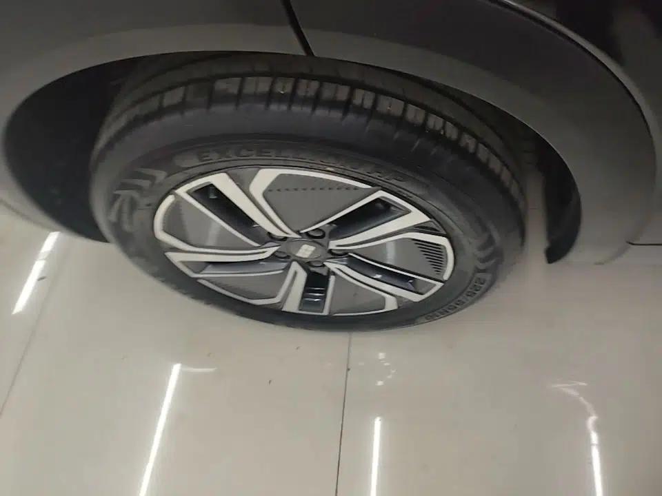 Geely Galaxy Xingjian 7 EM-i 2025 55 km Launch Edition — миниатюра 11