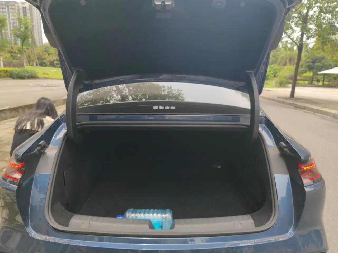 Geely Galaxy 8 2025 130km EM-P Exploration Edition — миниатюра 16