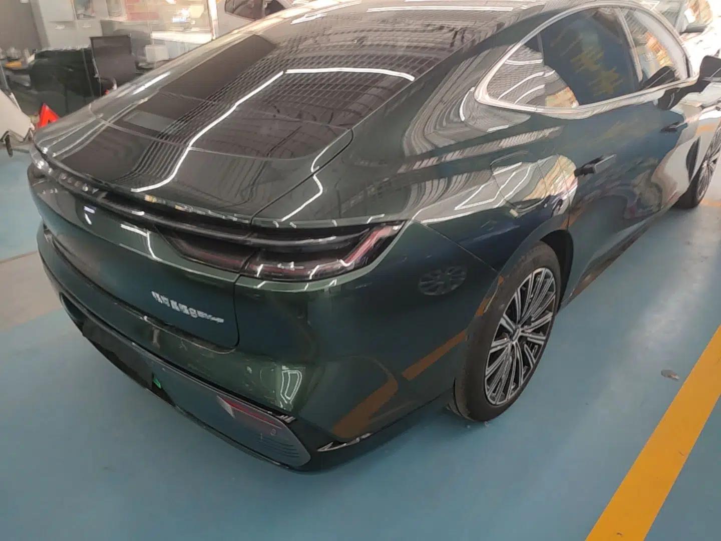 Geely Galaxy 8 2025 130km EM-P Starship Edition — миниатюра 14