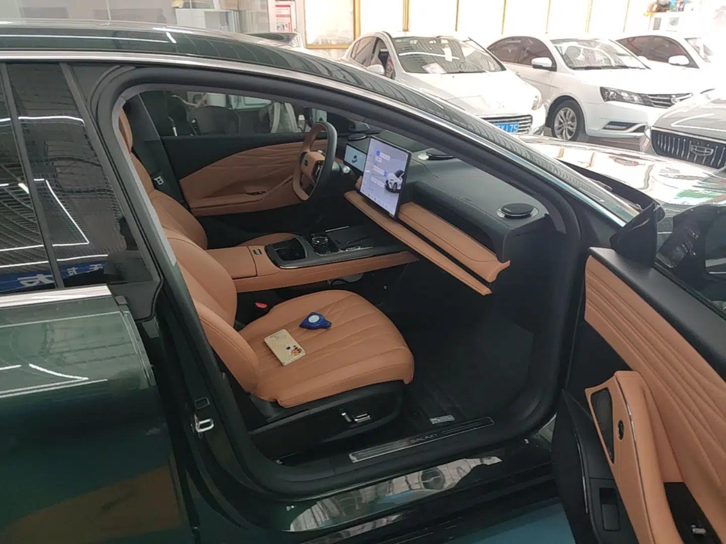 Geely Galaxy 8 2025 130km EM-P Starship Edition — миниатюра 24