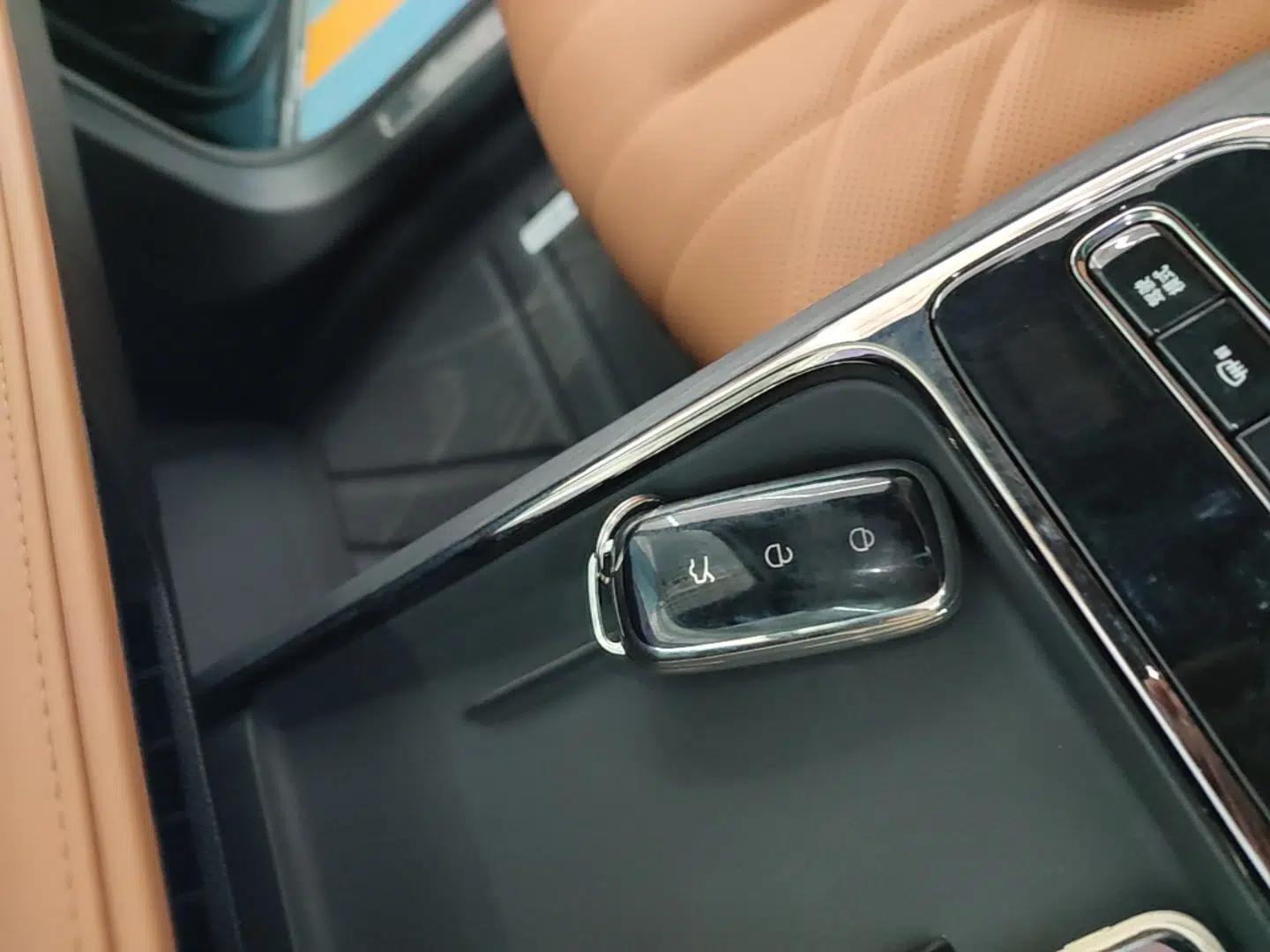 Geely Galaxy 8 2025 130km EM-P Starship Edition — миниатюра 28