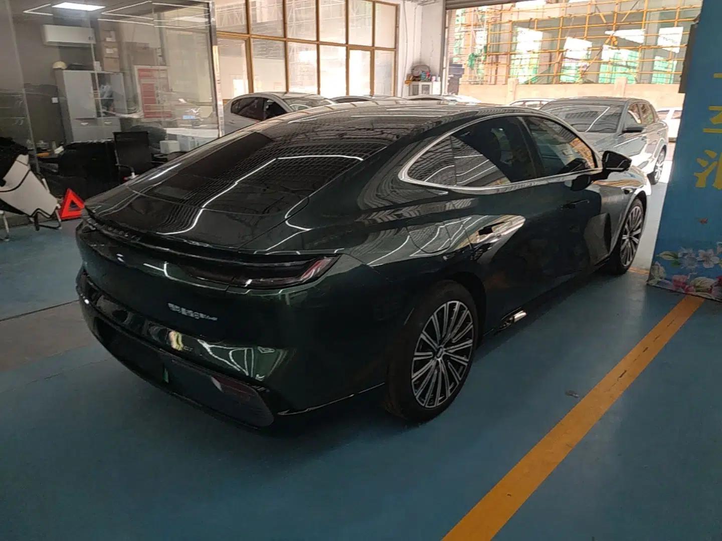 Geely Galaxy 8 2025 130km EM-P Starship Edition — миниатюра 6