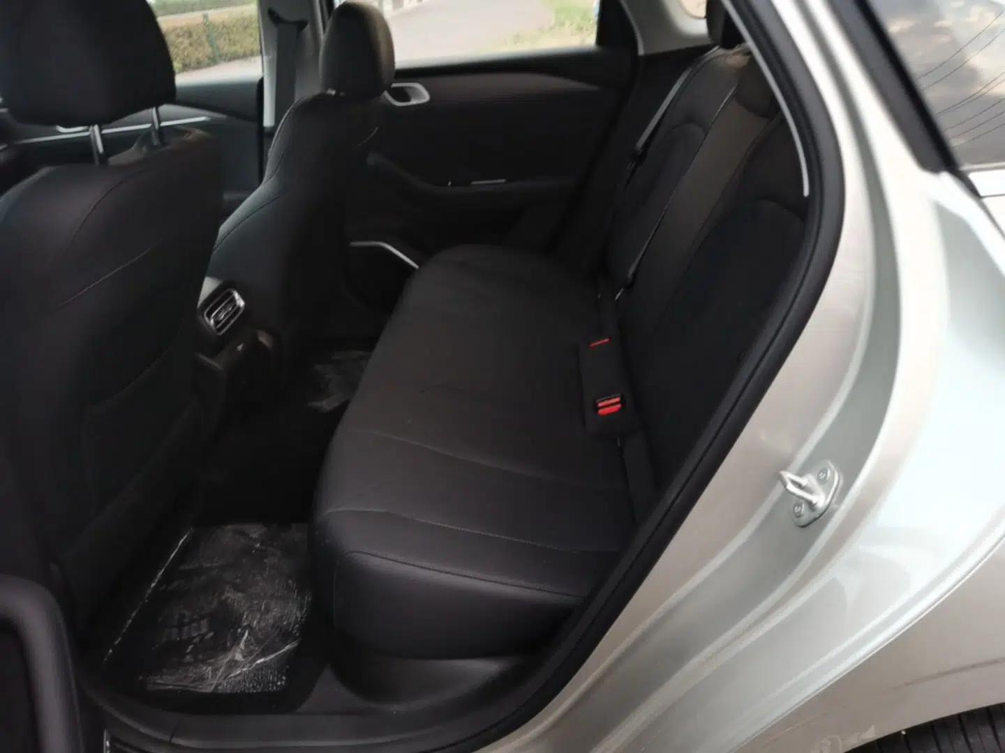 Geely Galaxy Stellar 6 2026 Model 125km Free-Style Edition — миниатюра 20