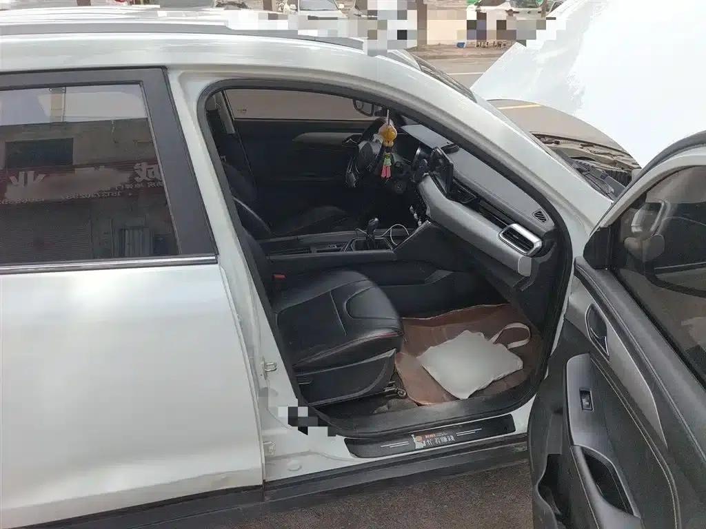 Beijing X3 2021 1.5T Manual Glory Edition — миниатюра 20