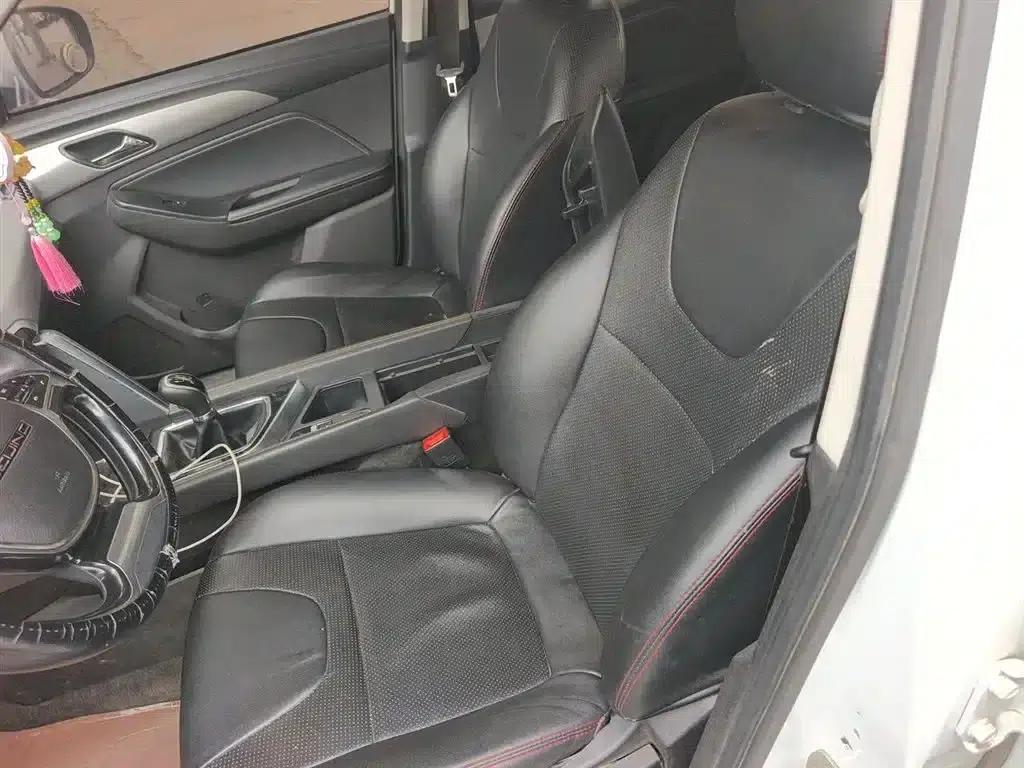 Beijing X3 2021 1.5T Manual Glory Edition — миниатюра 8