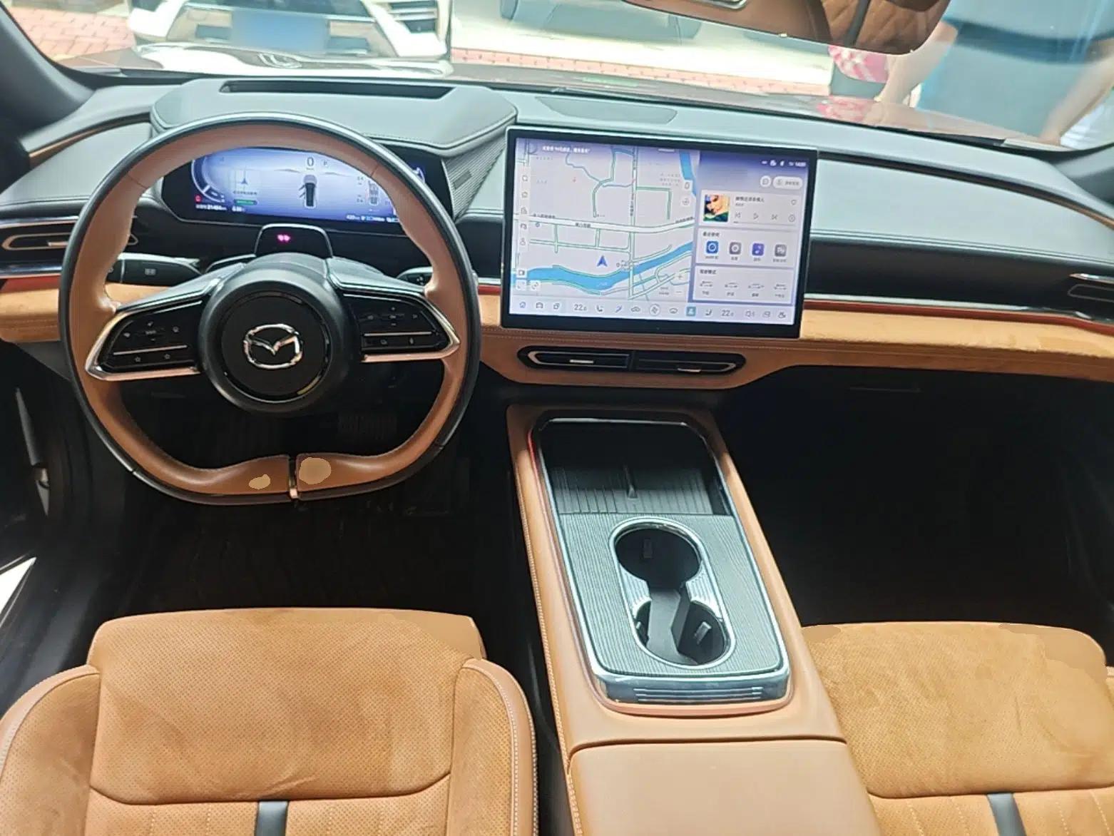 Mazda EZ-6 2024 Range-Extended 200 Luxury Edition — миниатюра 12