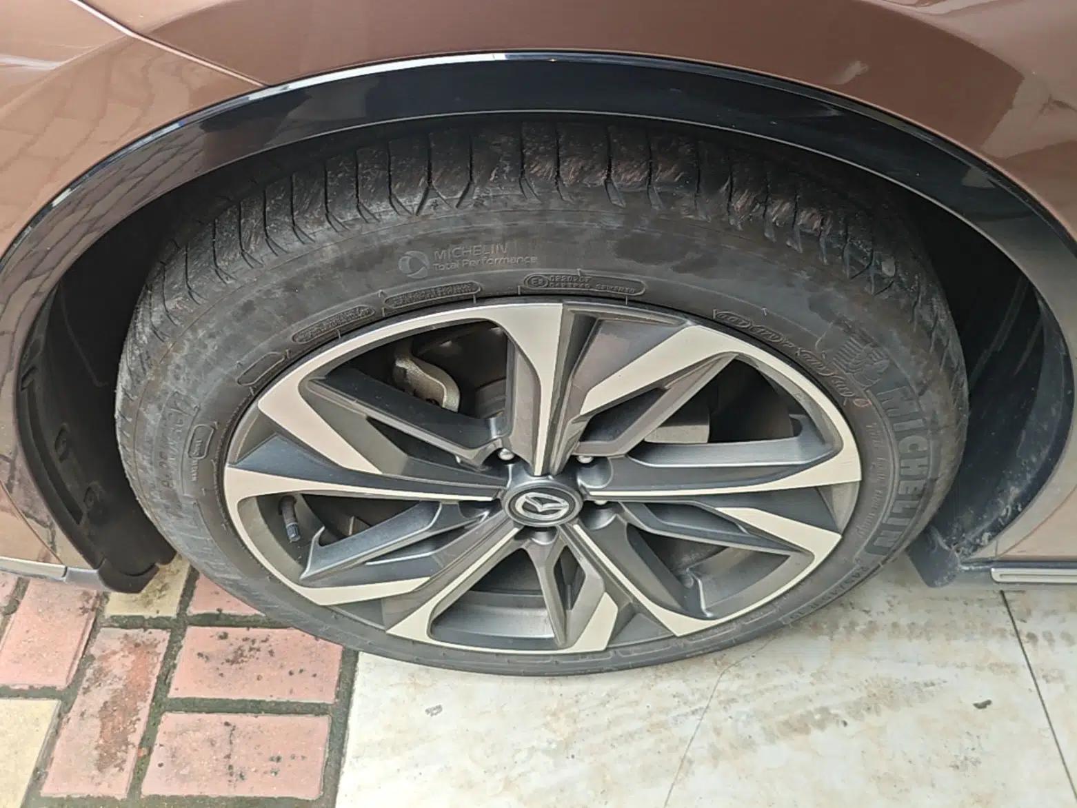 Mazda EZ-6 2024 Range-Extended 200 Luxury Edition — миниатюра 10