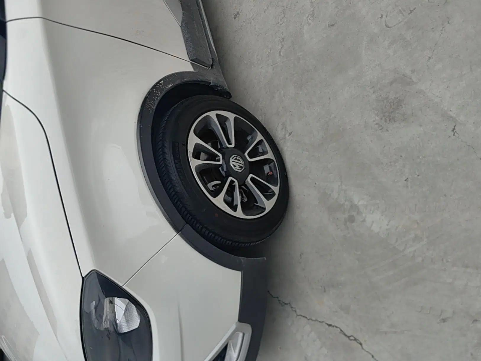MG 3SW 2015 1.5L AMT Elite Model — миниатюра 15