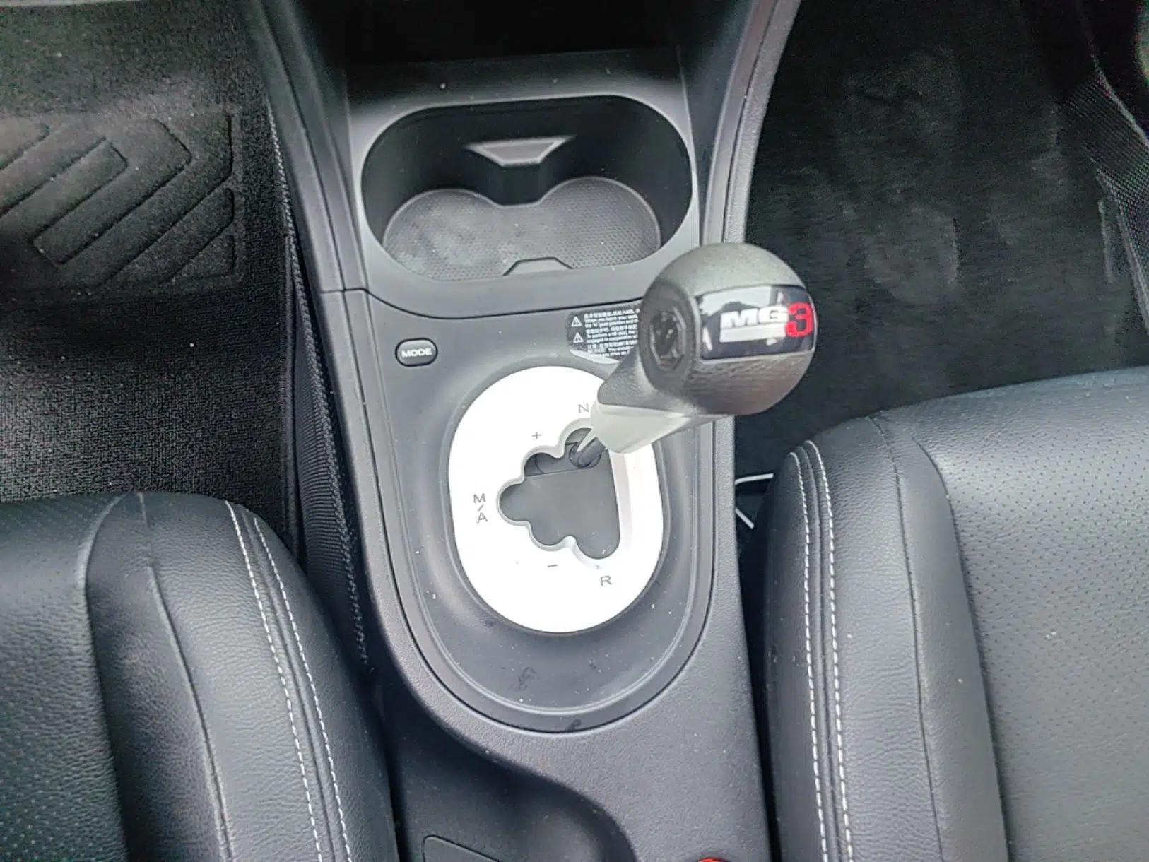 MG 3SW 2015 1.5L AMT Elite Model — миниатюра 21