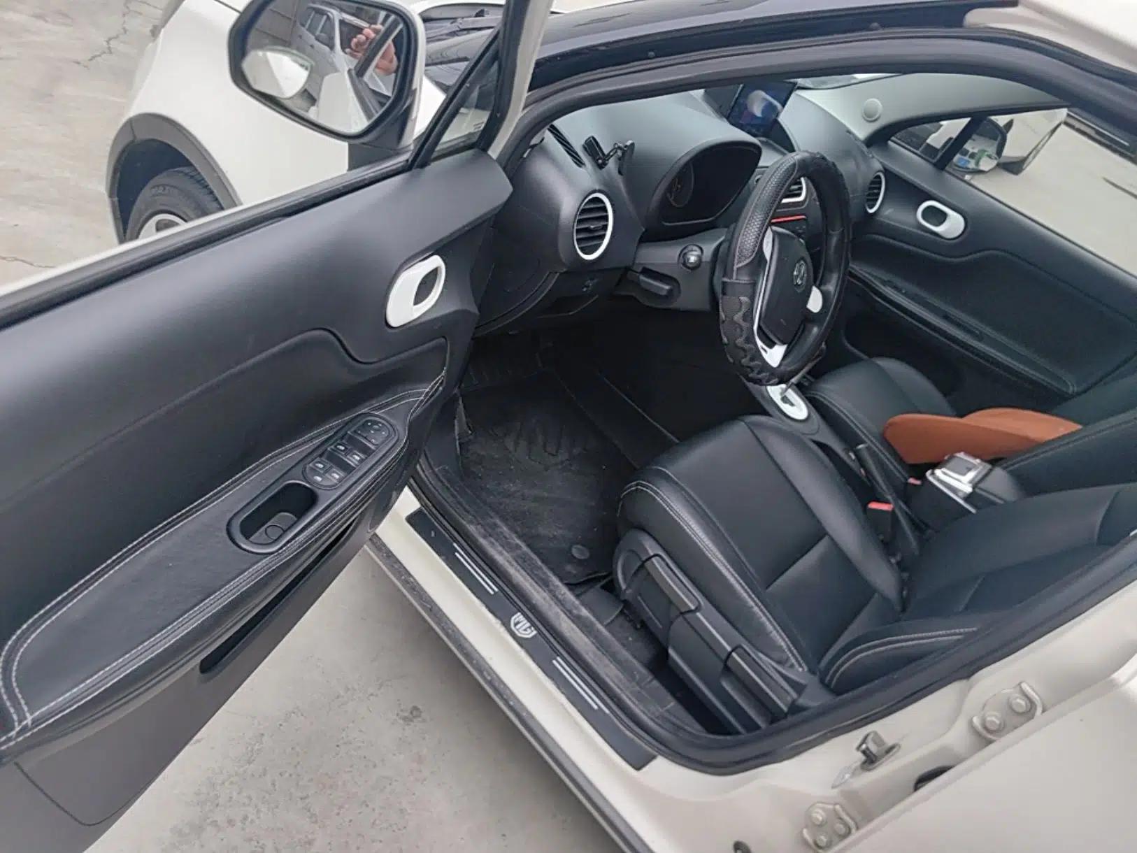 MG 3SW 2015 1.5L AMT Elite Model — миниатюра 23