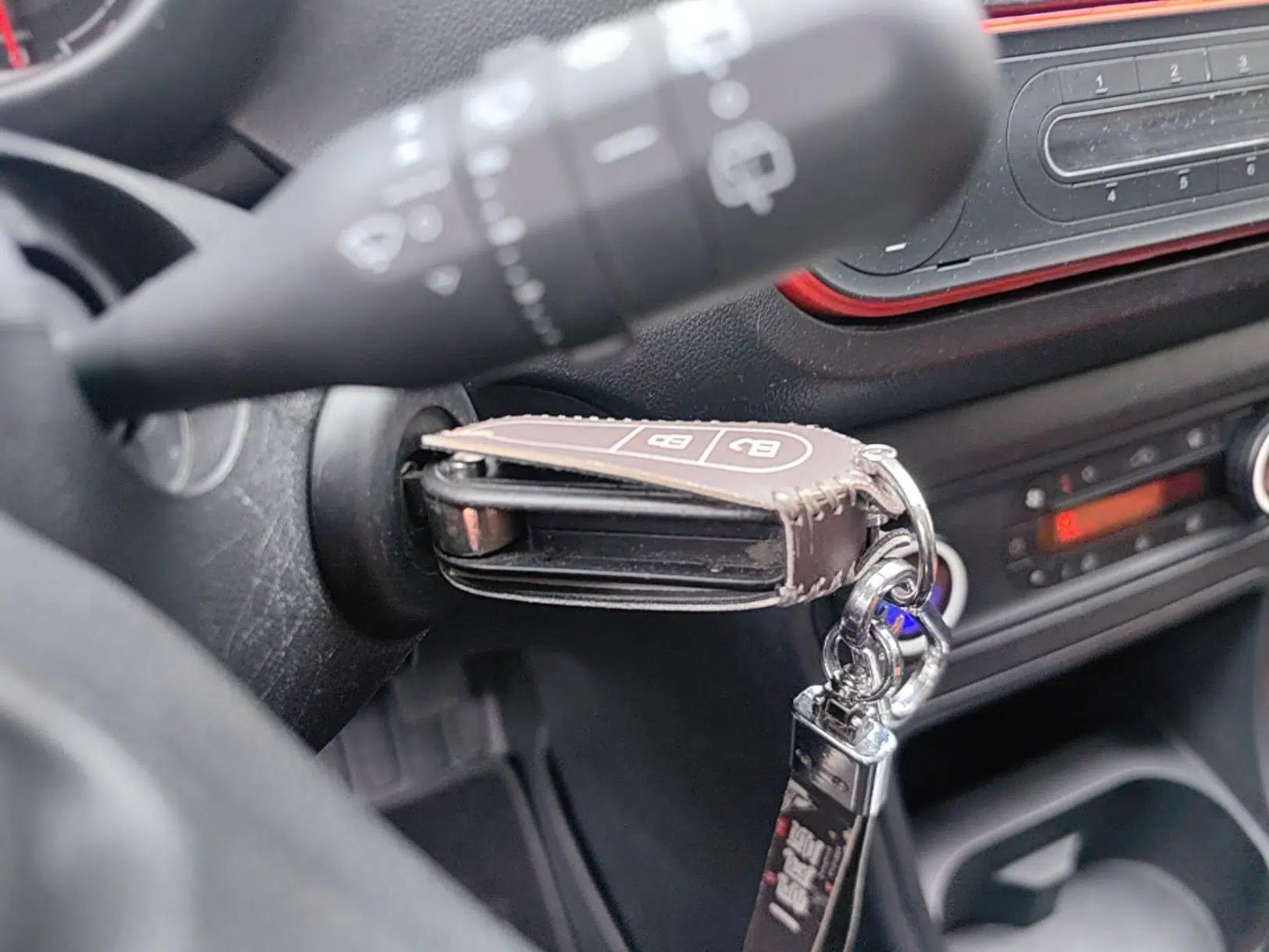 MG 3SW 2015 1.5L AMT Elite Model — миниатюра 28