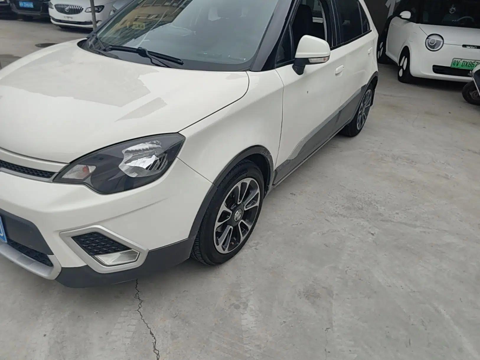 MG 3SW 2015 1.5L AMT Elite Model — миниатюра 8