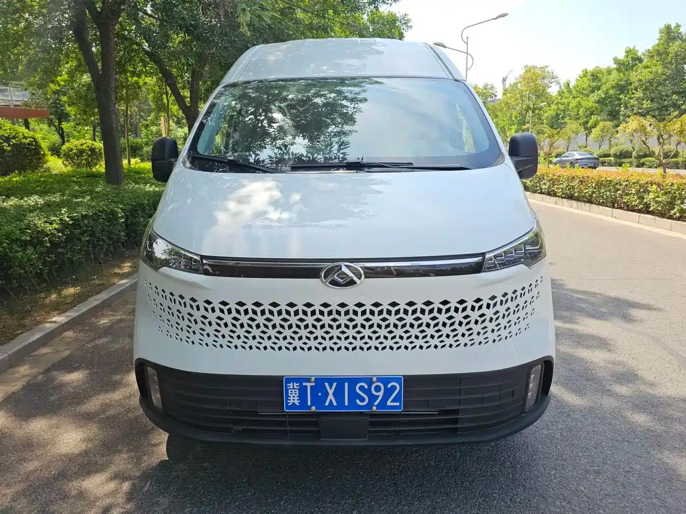 Xintu V70 2023 2.0T Elite Edition Automatic Long Wheelbase Mid-Roof 6/7 Seats — миниатюра 2