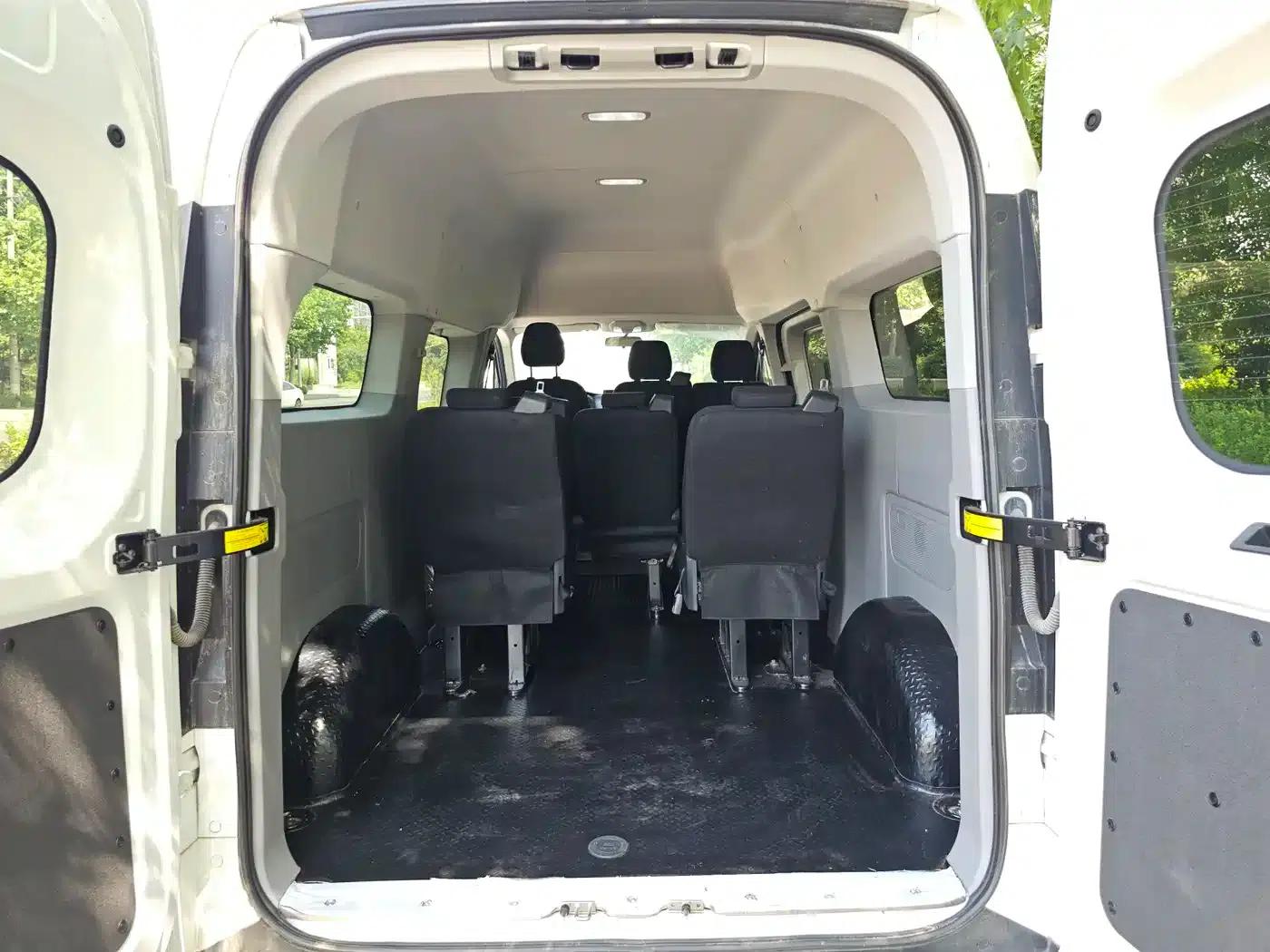 Xintu V70 2023 2.0T Elite Edition Automatic Long Wheelbase Mid-Roof 6/7 Seats — миниатюра 14
