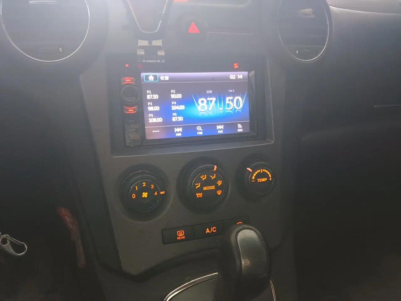 Kia Carens 2011 2.0L 7-Seater Automatic Standard Edition — миниатюра 13