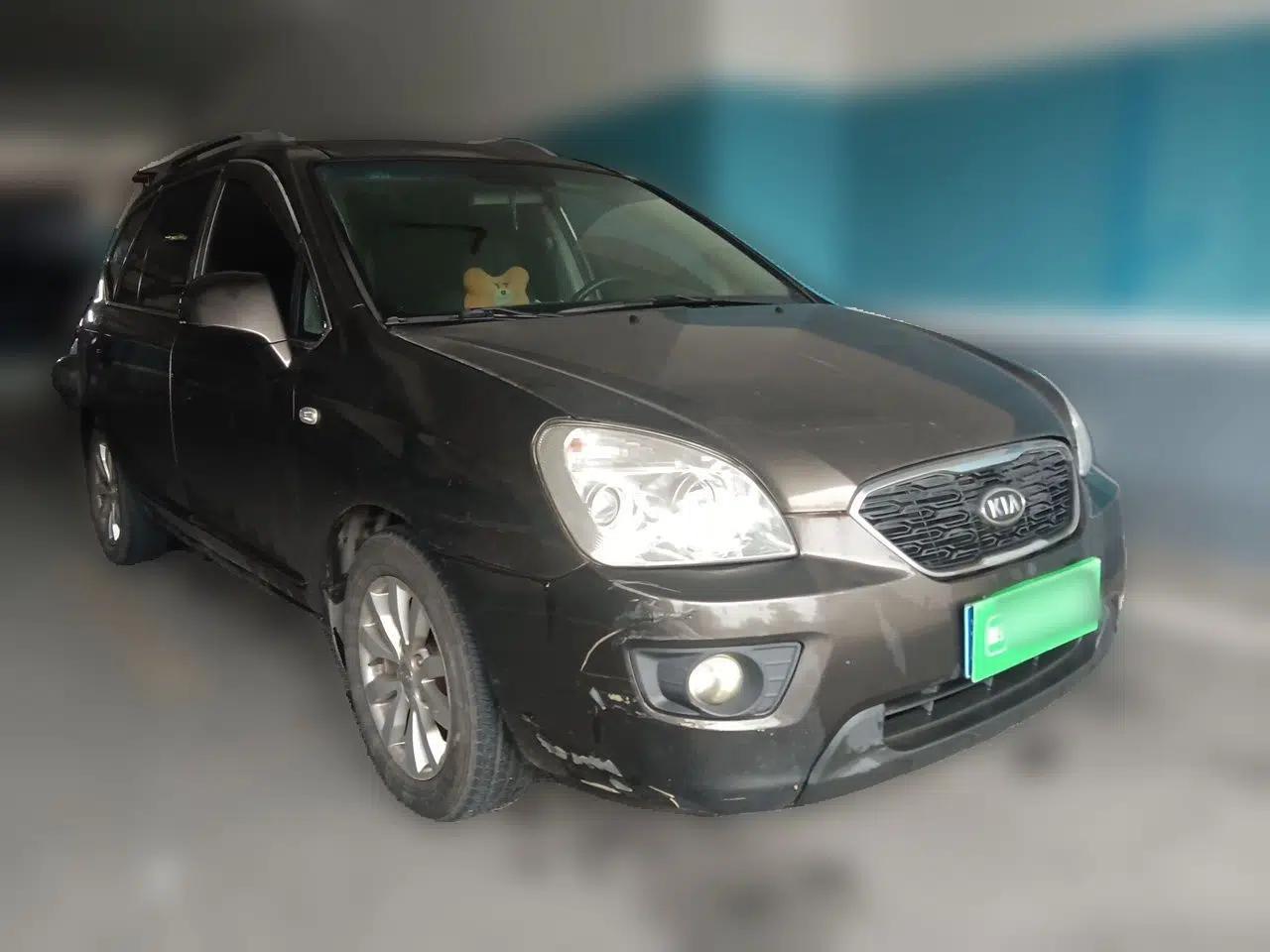 Kia Carens 2011 2.0L 7-Seater Automatic Standard Edition — миниатюра 3