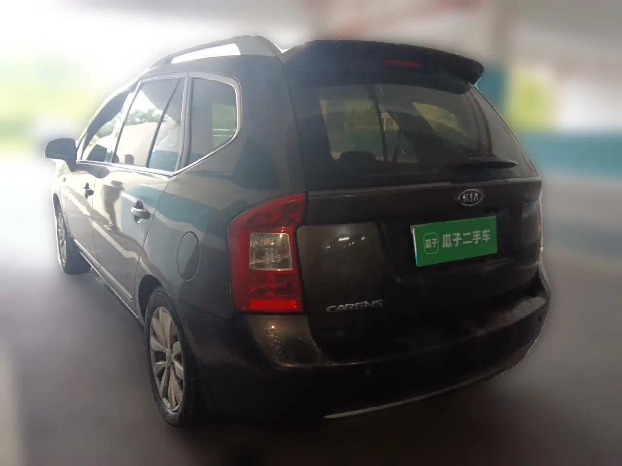 Kia Carens 2011 2.0L 7-Seater Automatic Standard Edition — миниатюра 4