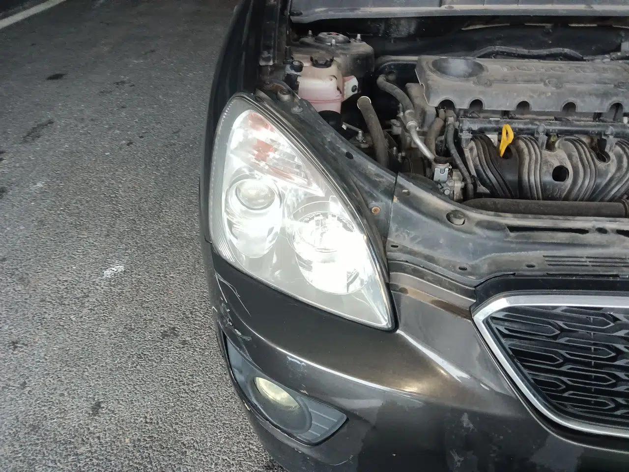 Kia Carens 2011 2.0L 7-Seater Automatic Standard Edition — миниатюра 7