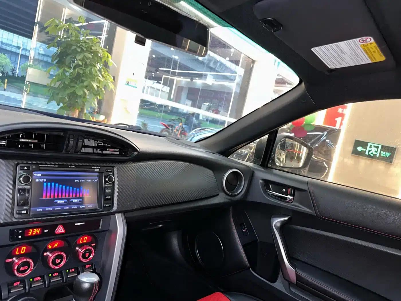 Toyota 86 2014 2.0L Automatic Luxury — миниатюра 9