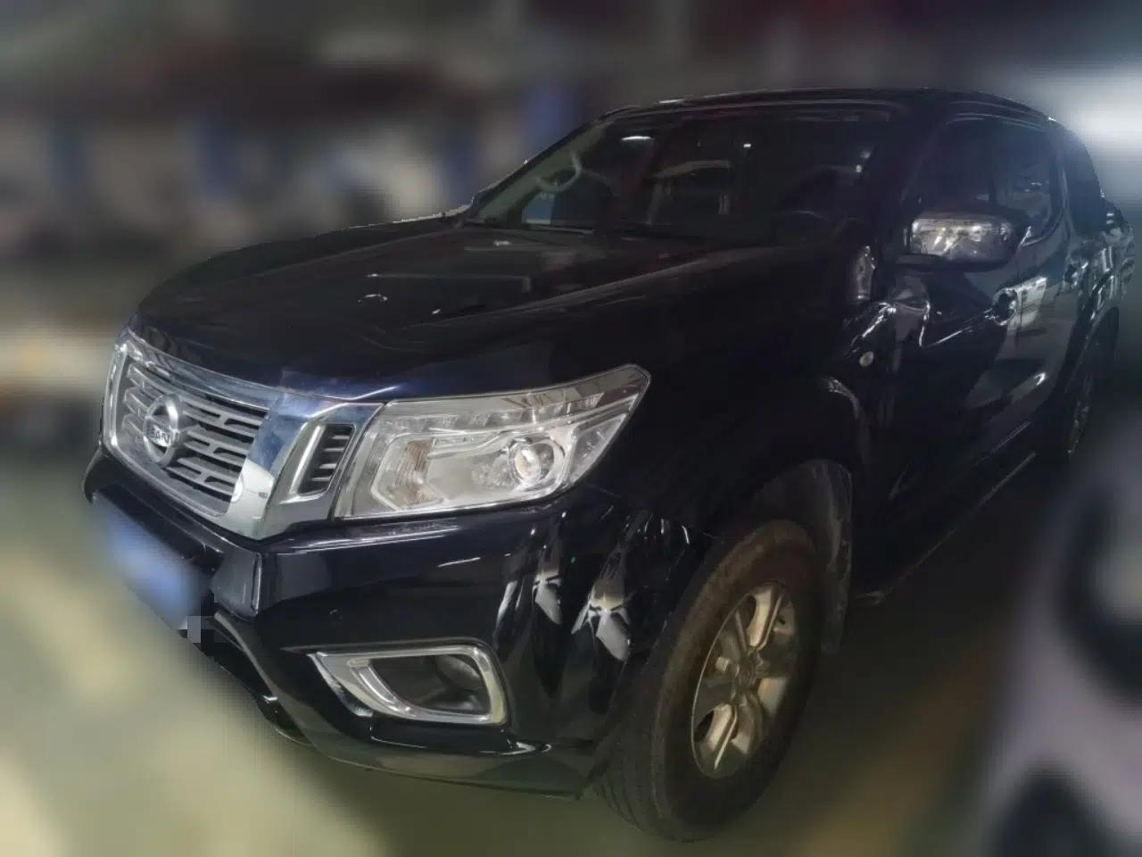 Nissan Navara 2017 2.5L Automatic 4x4 Luxury Edition QR25 — миниатюра 1