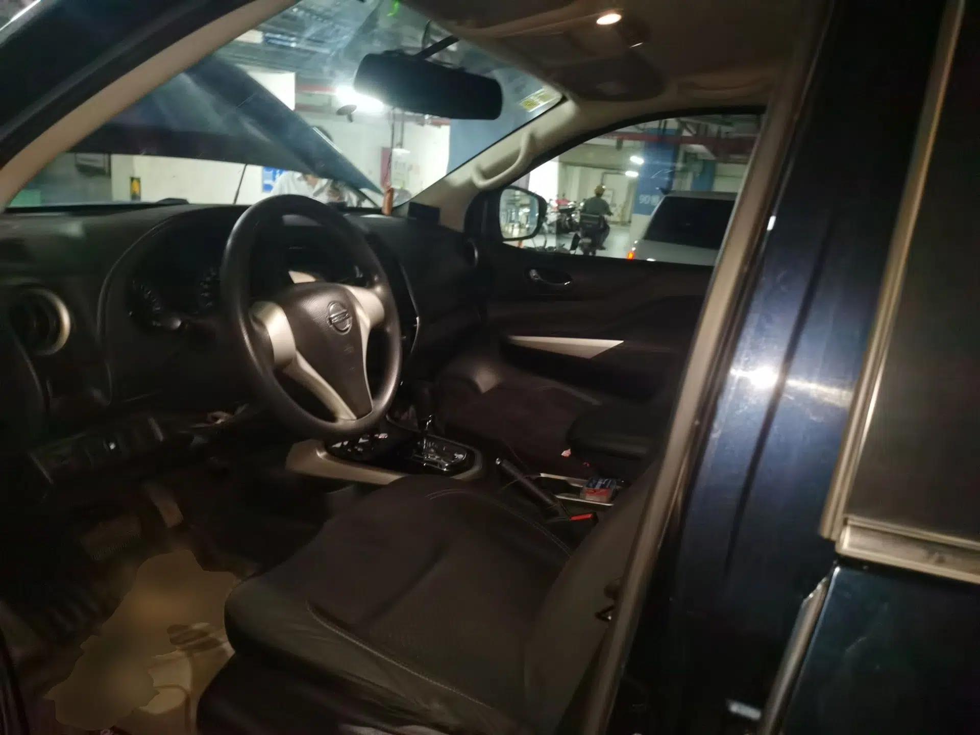 Nissan Navara 2017 2.5L Automatic 4x4 Luxury Edition QR25 — миниатюра 15