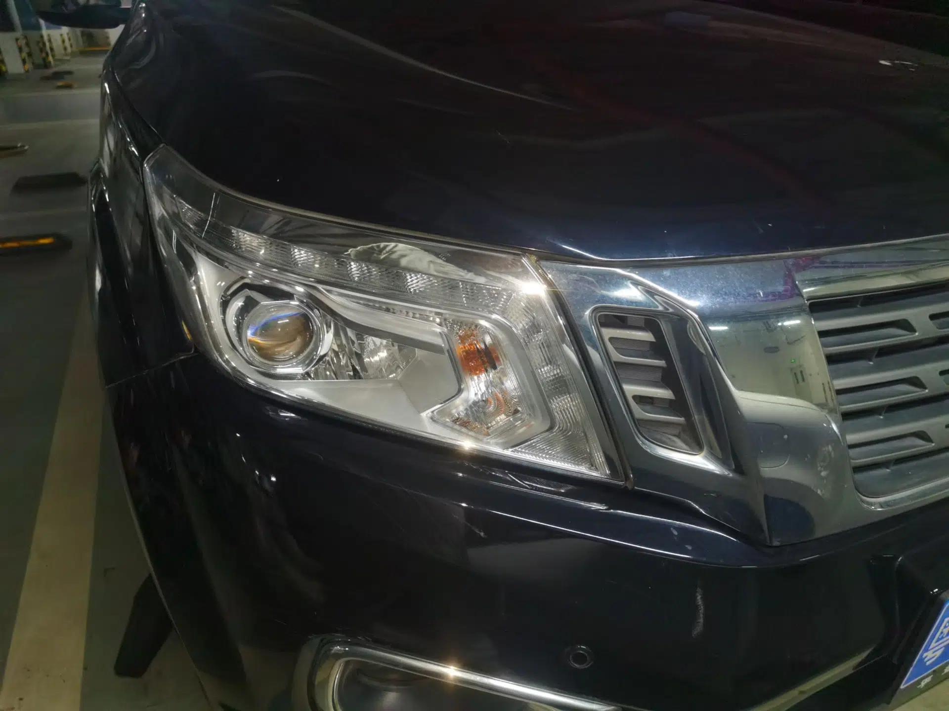 Nissan Navara 2017 2.5L Automatic 4x4 Luxury Edition QR25 — миниатюра 7