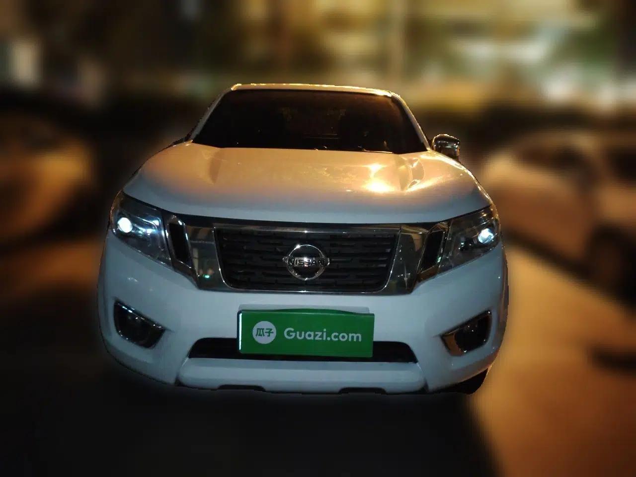 Nissan Navara 2017 2.5L Automatic 4x4 Luxury Edition QR25 — миниатюра 2