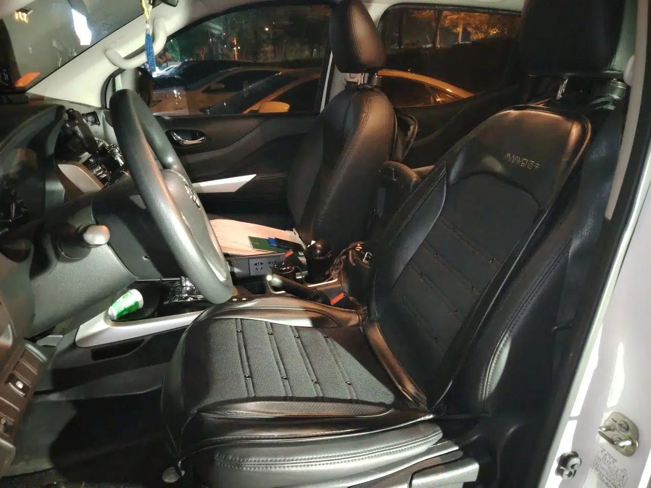 Nissan Navara 2017 2.5L Automatic 4x4 Luxury Edition QR25 — миниатюра 15
