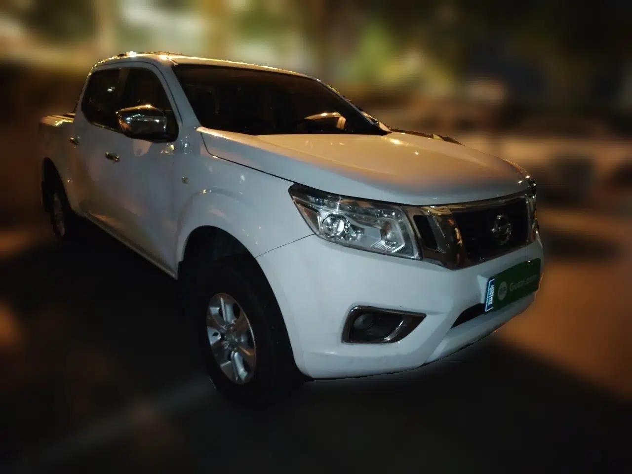 Nissan Navara 2017 2.5L Automatic 4x4 Luxury Edition QR25 — миниатюра 3
