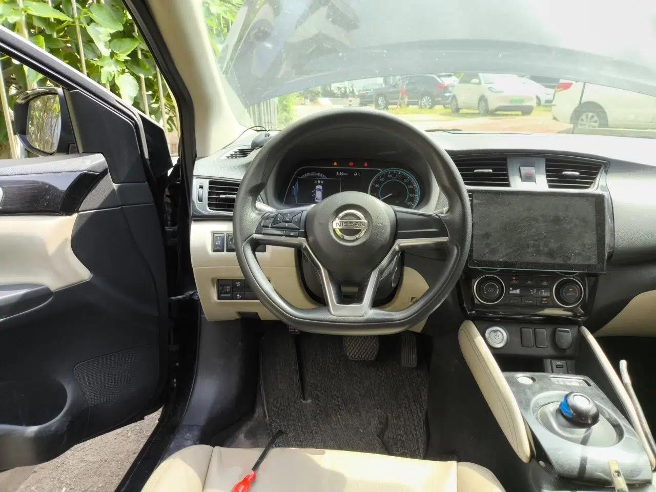 Nissan Sylphy EV 2018 Smart Edition — миниатюра 10