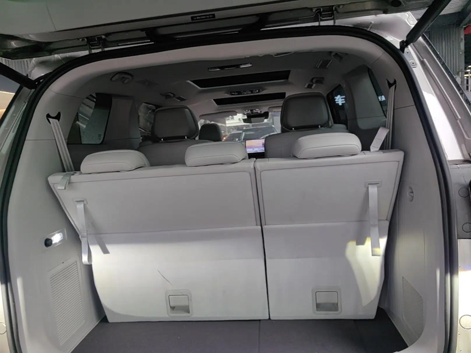 Roewe iMAX8 New Energy 2025 1.5T DMH Lu Zun Deluxe Edition — миниатюра 22