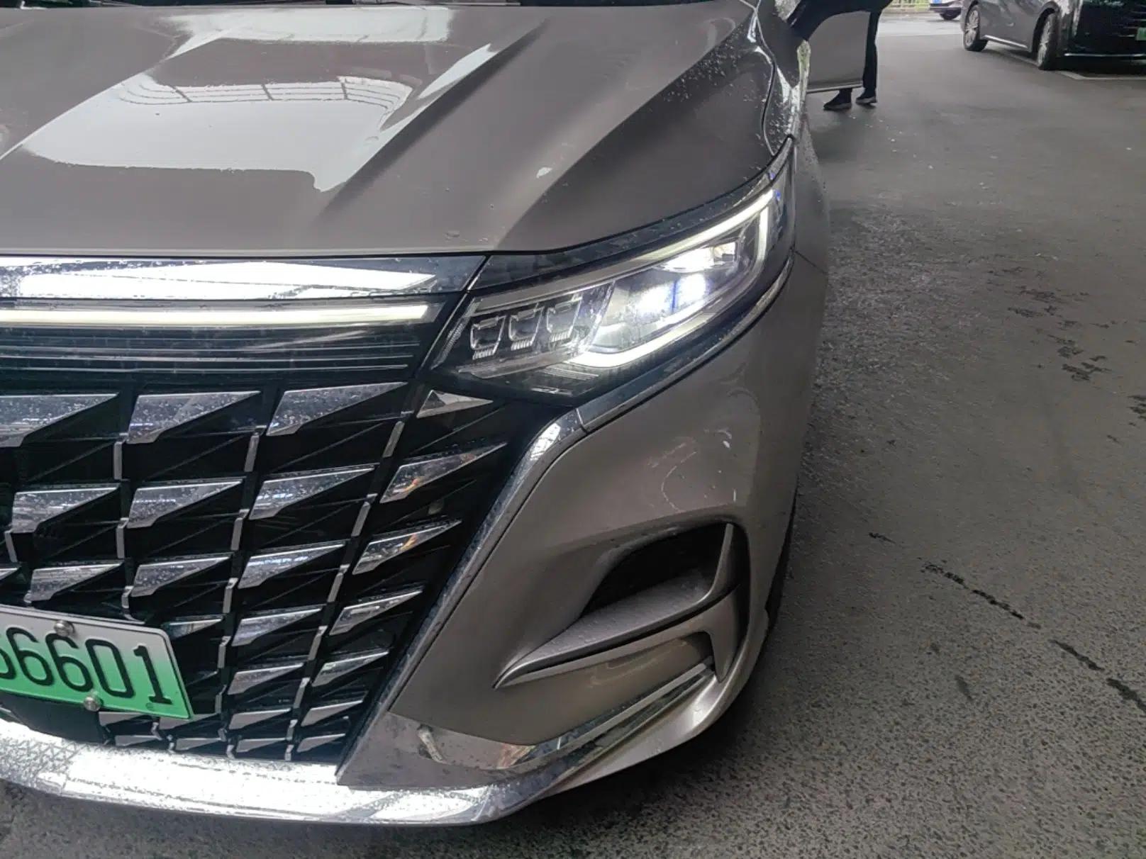 Roewe iMAX8 New Energy 2025 1.5T DMH Lu Zun Deluxe Edition — миниатюра 8