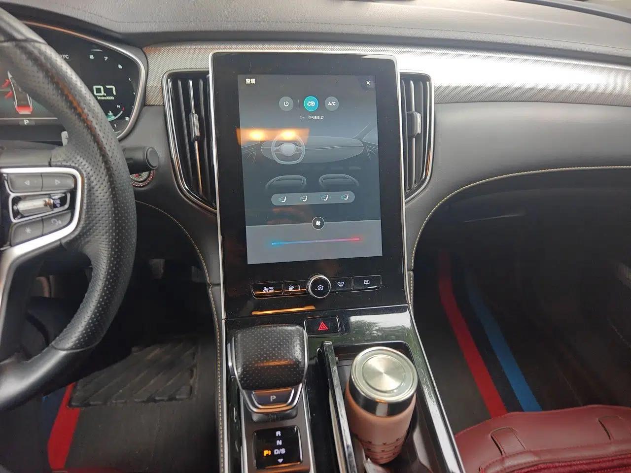 Roewe i6 MAX 2020 300TGI Automatic "Swell Cool Smart Drive" Edition — миниатюра 13