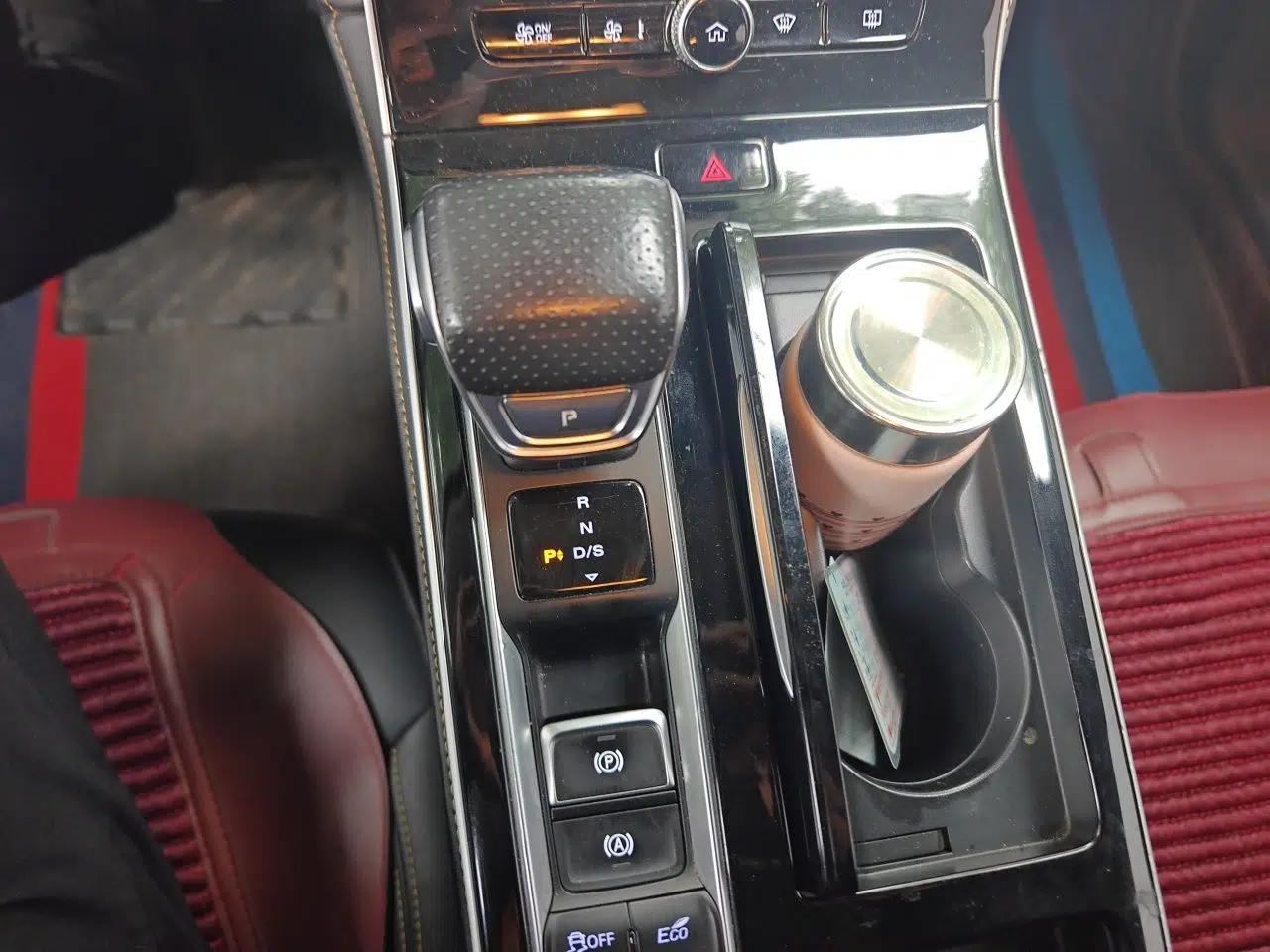 Roewe i6 MAX 2020 300TGI Automatic "Swell Cool Smart Drive" Edition — миниатюра 14