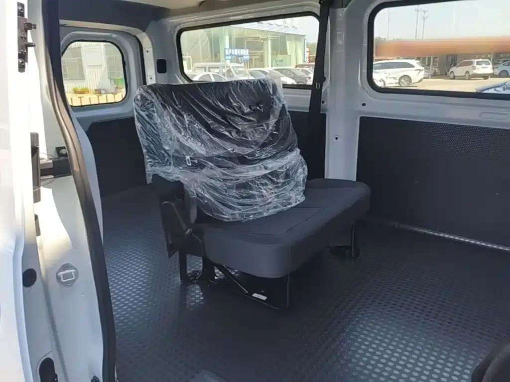 E-Fushun 2025 Model, Window Version, 41.86kWh, Short Wheelbase, Low Roof — миниатюра 17
