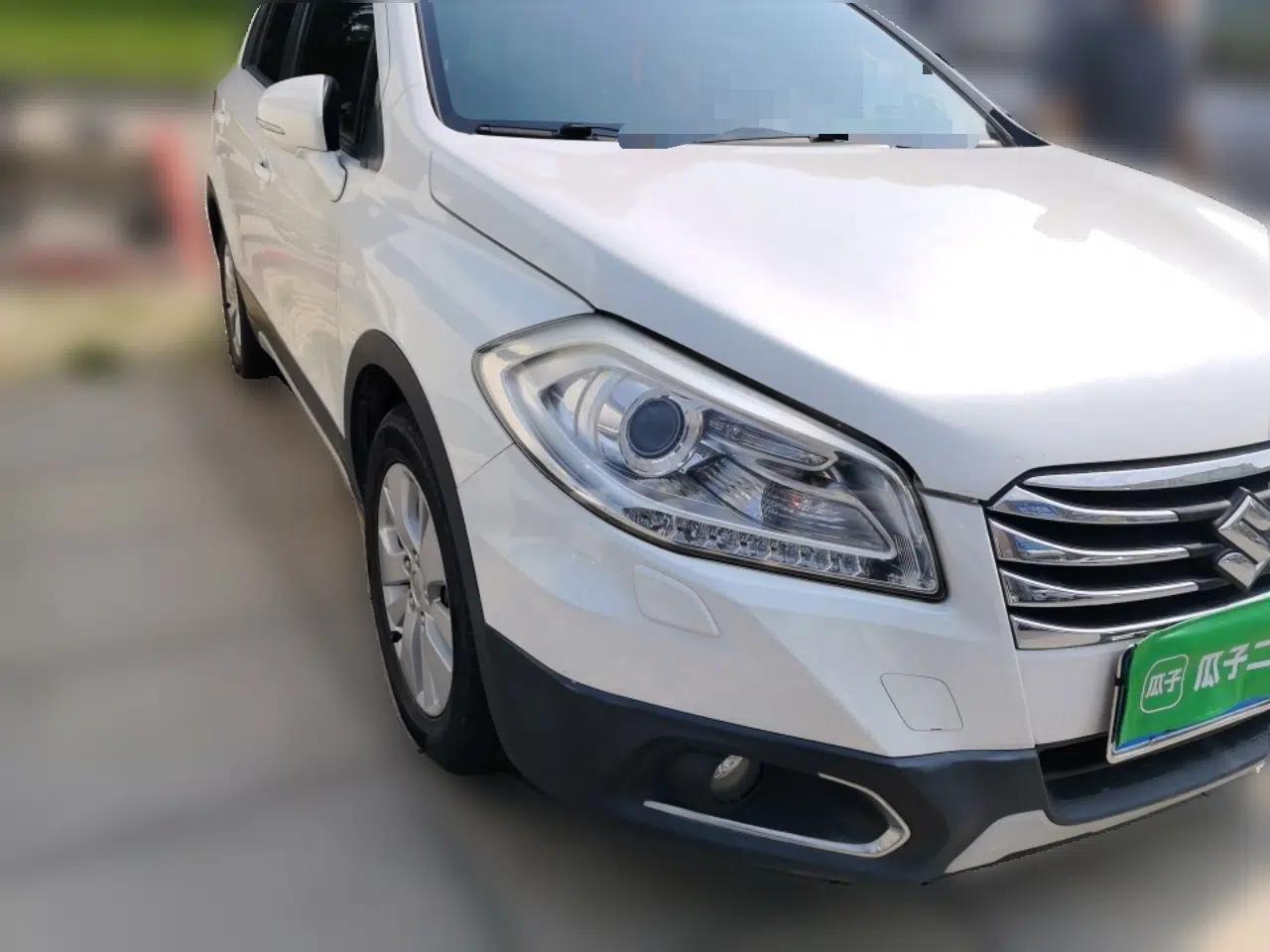 Suzuki S-Cross 2014 1.6L CVT Two-Wheel Drive Elite Version — миниатюра 3