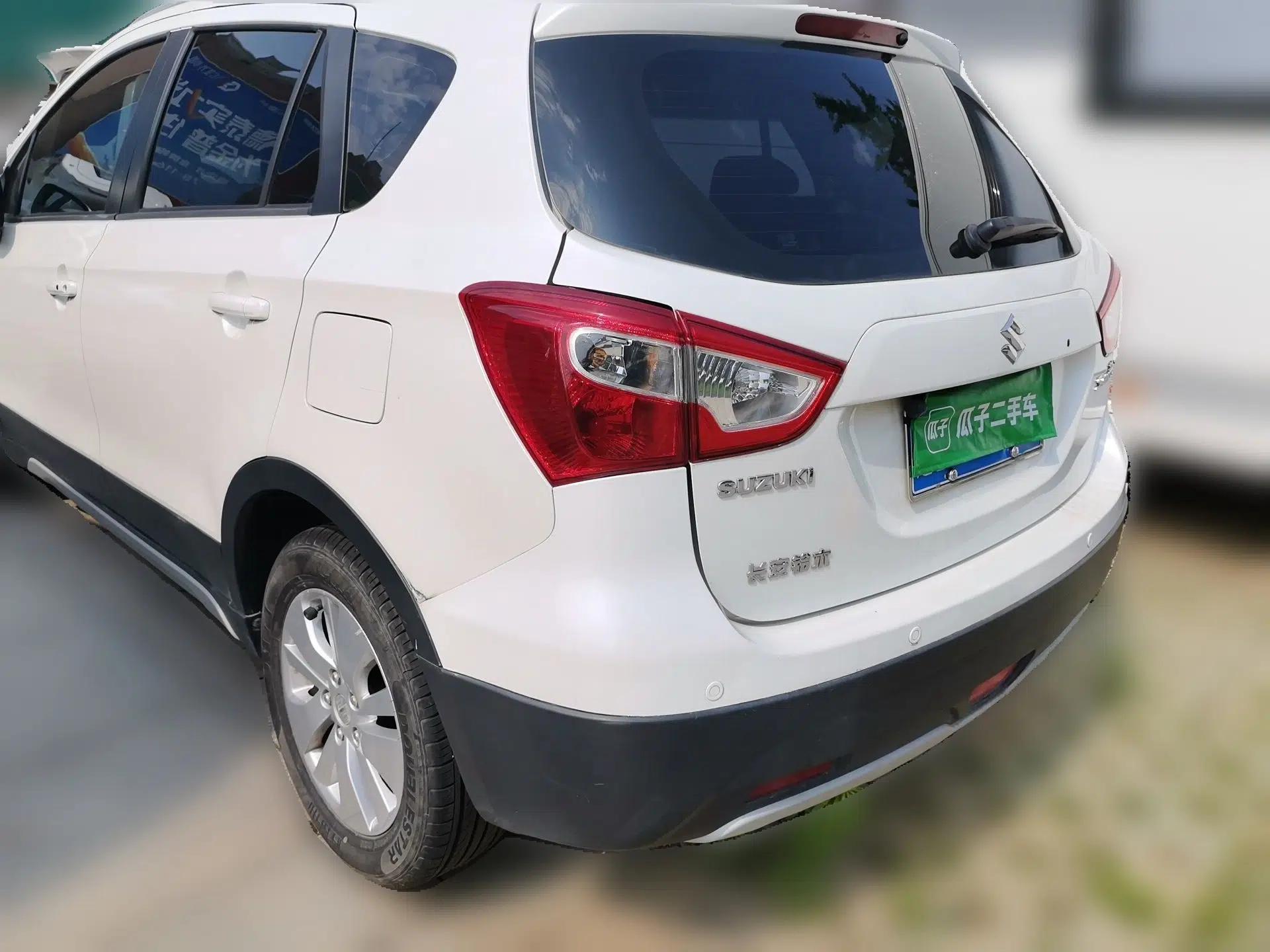 Suzuki S-Cross 2014 1.6L CVT Two-Wheel Drive Elite Version — миниатюра 4