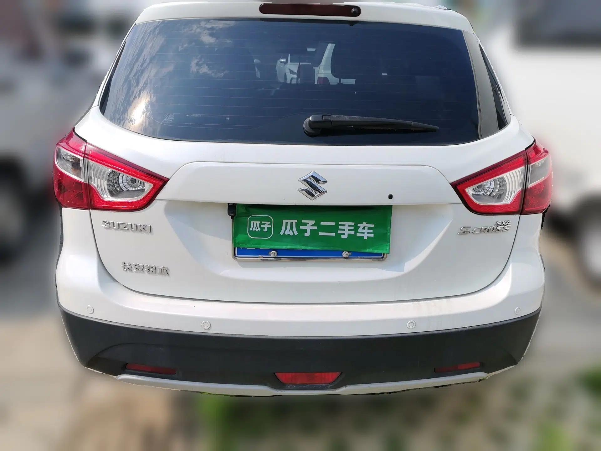 Suzuki S-Cross 2014 1.6L CVT Two-Wheel Drive Elite Version — миниатюра 5