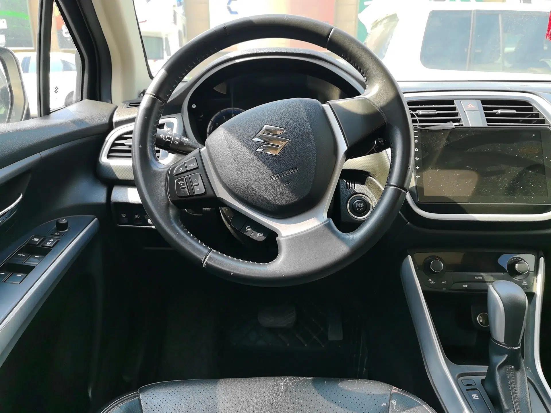 Suzuki S-Cross 2014 1.6L CVT Two-Wheel Drive Elite Version — миниатюра 10