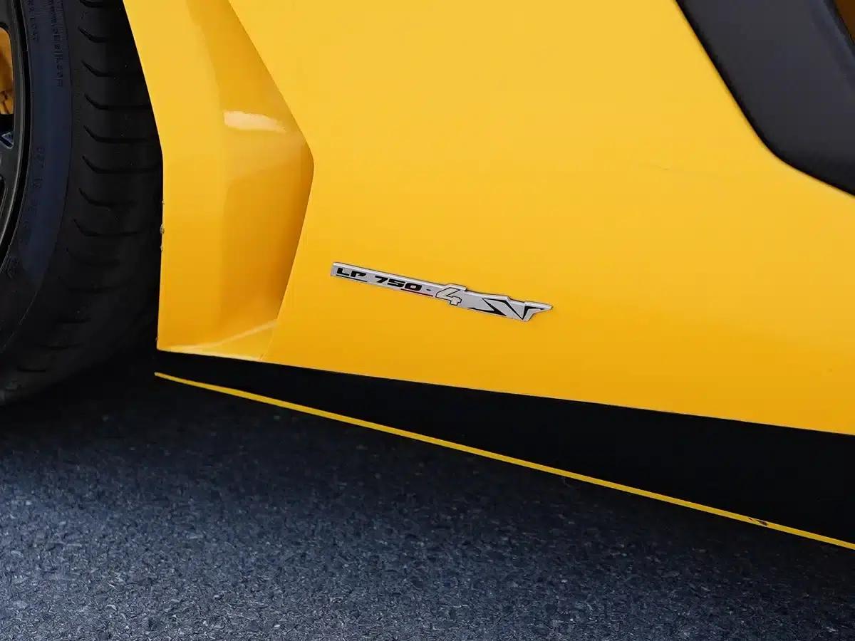 2015 Aventador LP 750-4 Superveloce — миниатюра 15