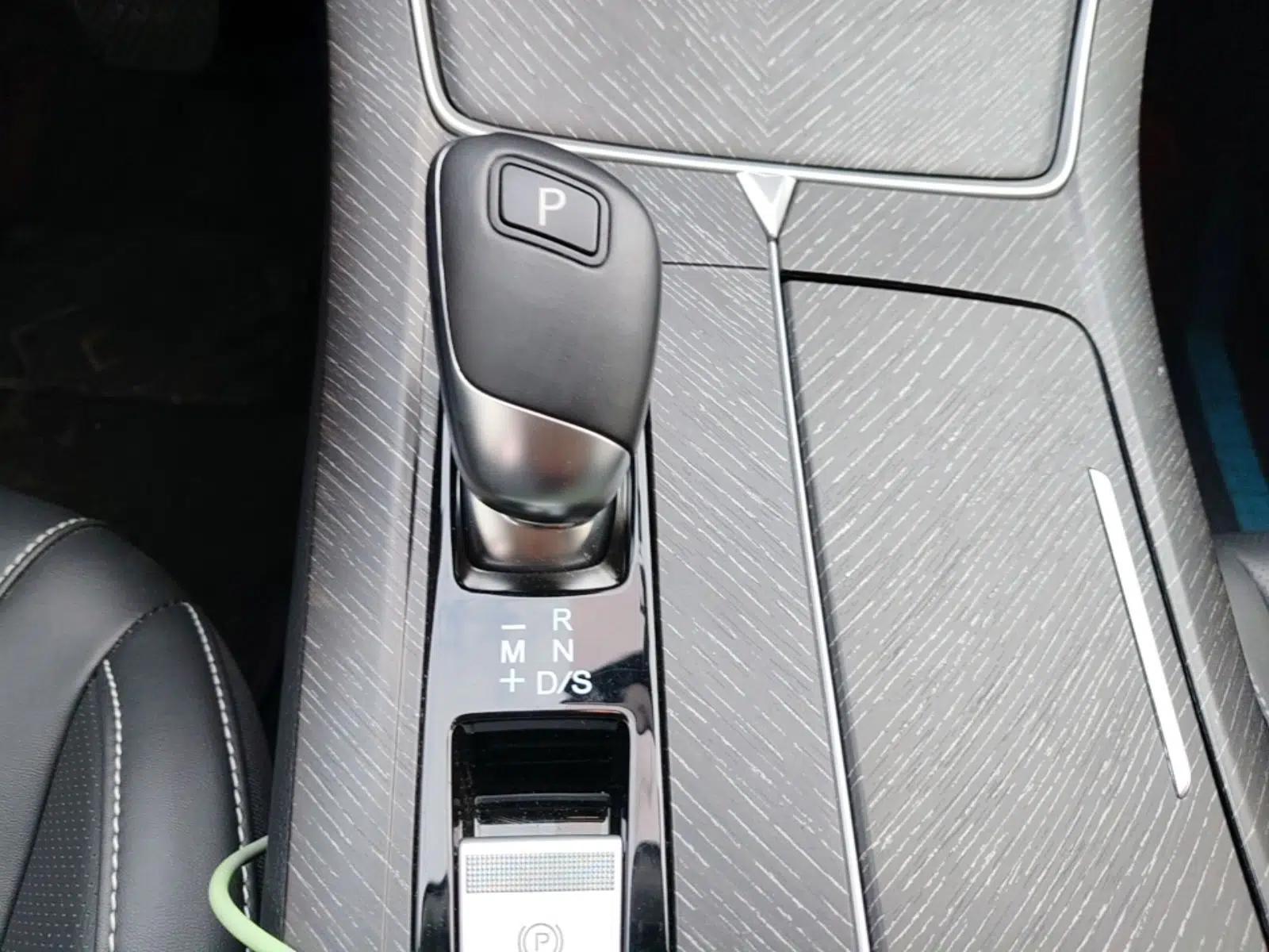 Venucia V 2021 260T Idol Edition — миниатюра 16